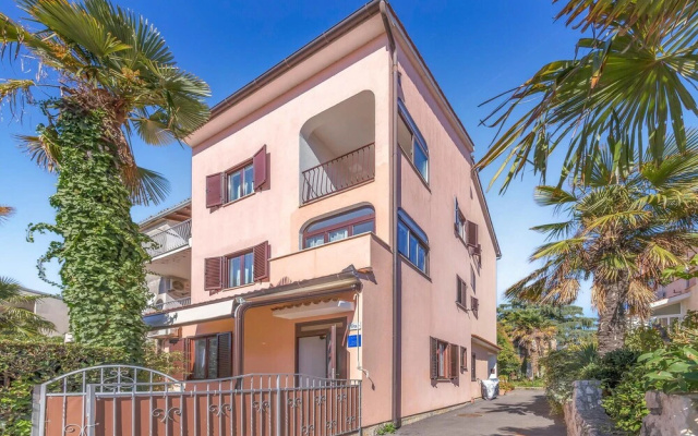 Nice Apartment in Rovinj With Wifi