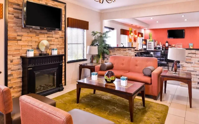 Quality Inn & Suites Beaumont