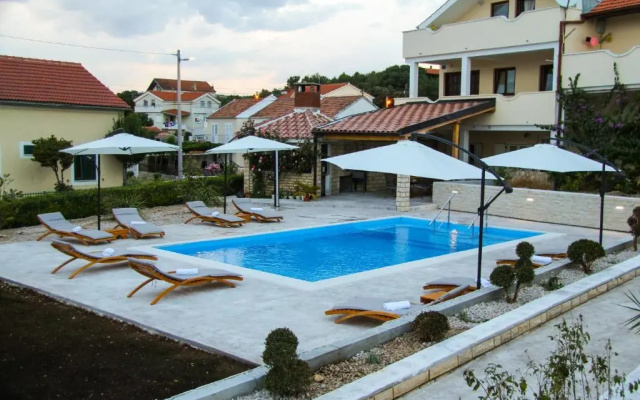 Merita Apartments