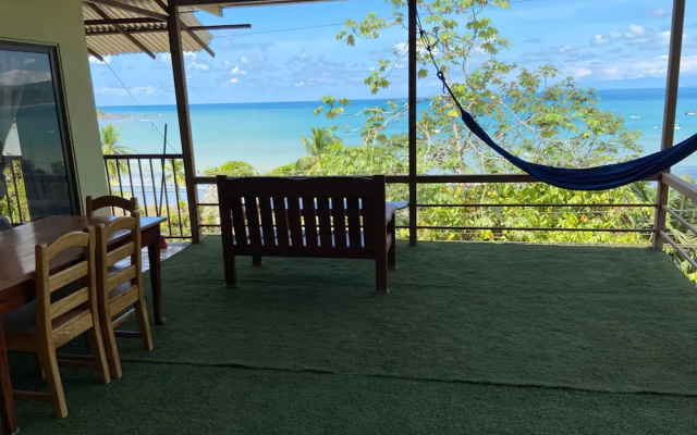 Cotingas Ocean View