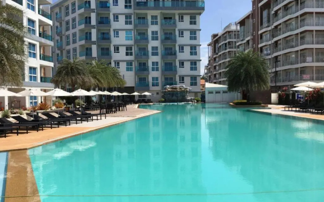 GB710 Grand Blue Beach Condo maephimholiday