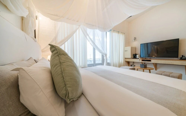 Cheonho Hotel August