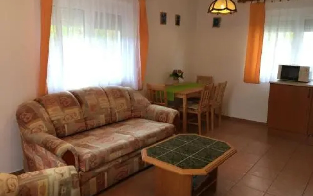 Csilla Apartmanház