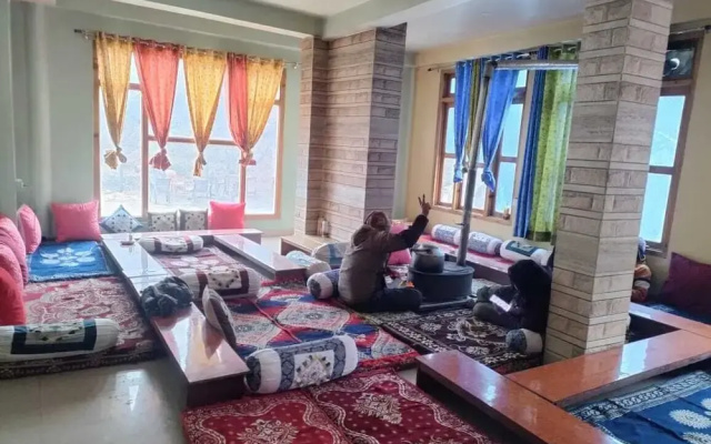 New Brahma Guesthouse