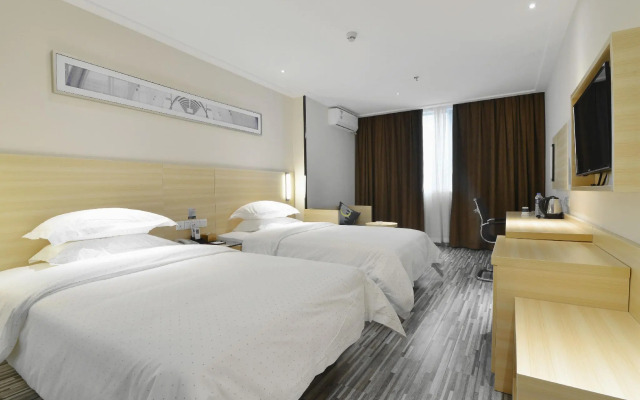 Queen Design Hotel (Qiandeng Lake Resort Guicheng Subway Station Branch)