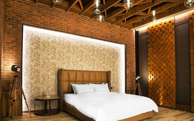 Royal Group Motel Feng Shan Branch