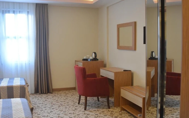 Apameia Hotel