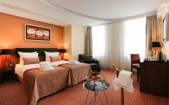 Avalon Hotel & Conferences
