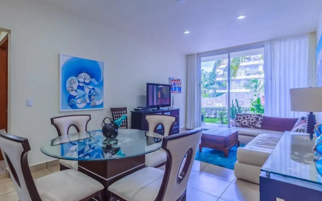 Beautiful Ground Floor Two Bedroom Suite at Ixchel