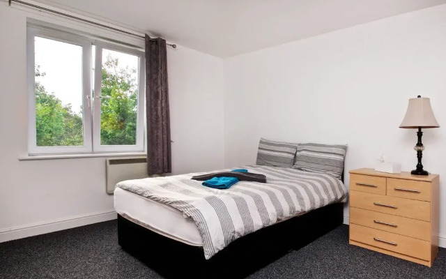 Impeccable 2-bed Apartment
