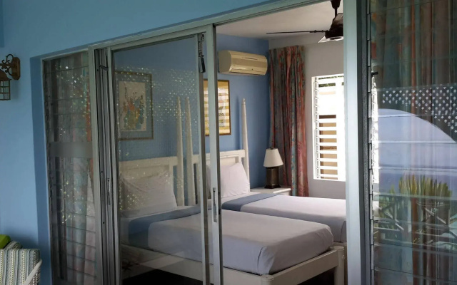 Hibiscus Lodge
