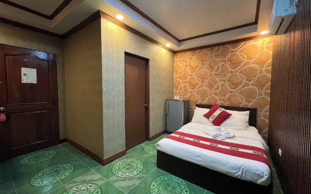 Rossa Hotel