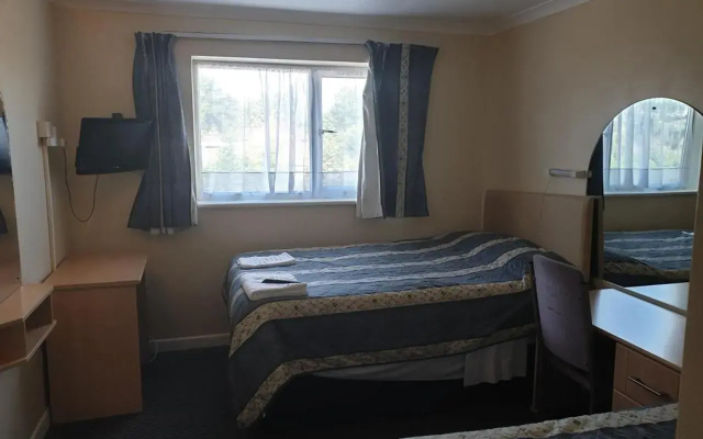 Elmhurst Hotel