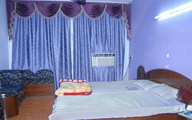 Goroomgo Hotel Manglam Kanpur