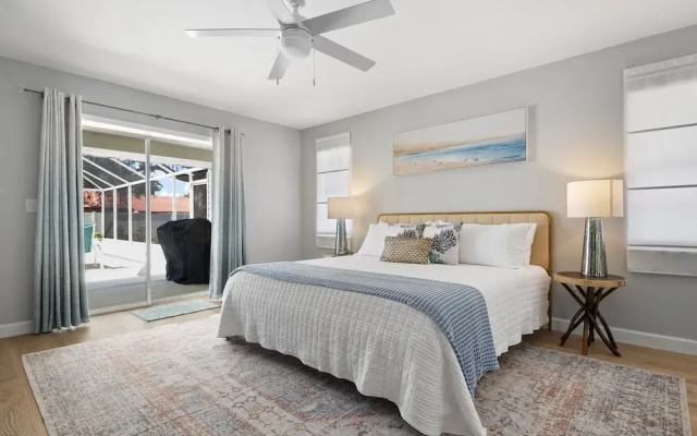 Blue Chill 3 Bedroom Home by RedAwning