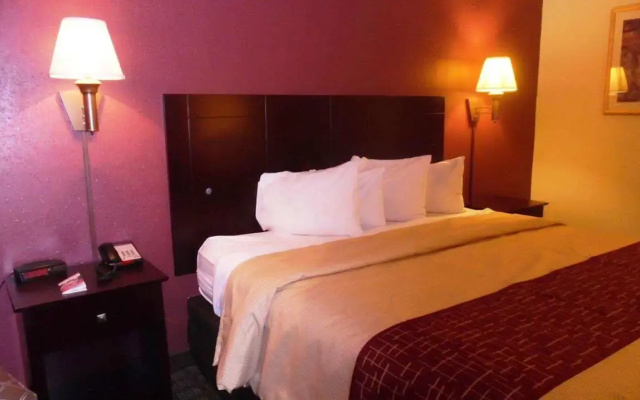 Red Roof Inn And Suites Oklahoma City Southwest (Quality Inn Southwest Oklahoma City)