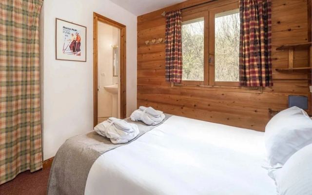 Chalet in La Tania Near Ski Slopes