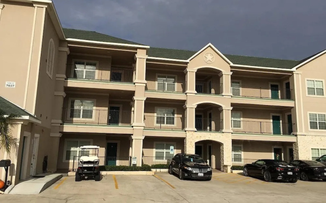 Southern Empress Lakeside Condominiums