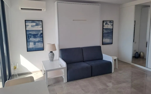 Beautiful Studio in Gibraltar - E1