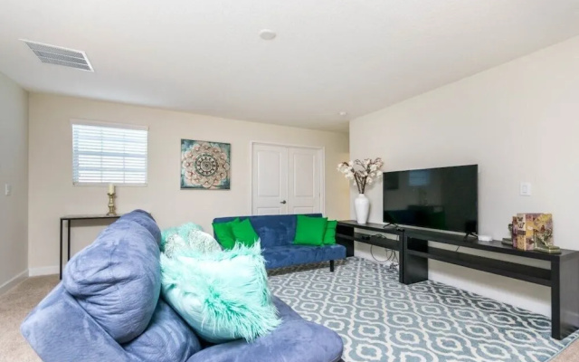 Bright & Sunny Champions Gate 8 Bedroom Villa villa