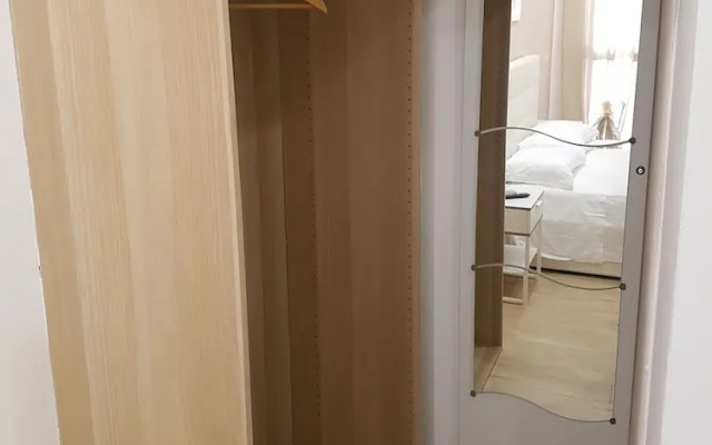 Summer Rooms