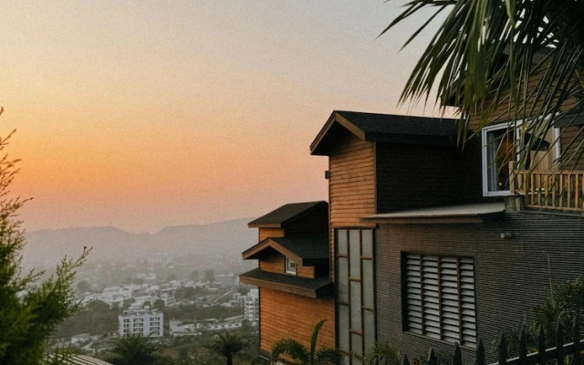 Kachnar House