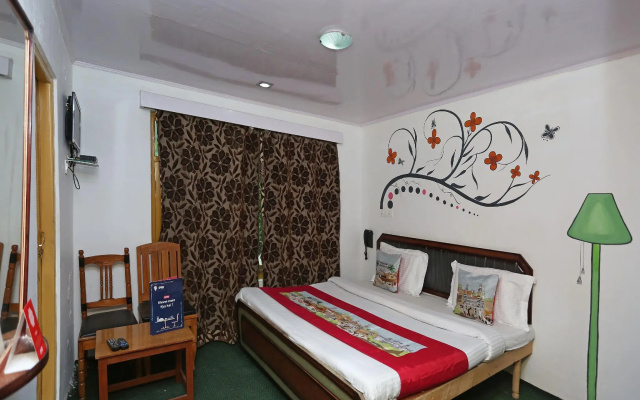 OYO 9083 Hotel New Tourist Palace