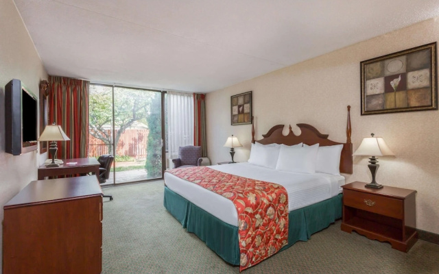 Ramada Triangle/Quantico