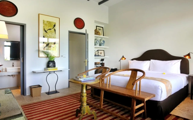 Room & Vespa Suite 1