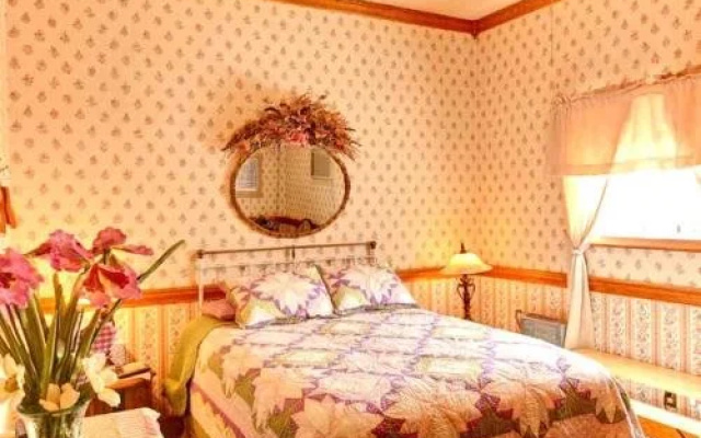 Mariposa Hotel Inn
