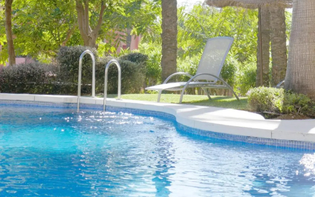 Salinas. Apartment for 4. Terrace/Parking/Pools/Gym/4mins beach