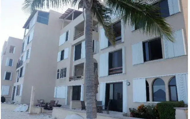 CaribbeanFront Cancun Puerto Juarez