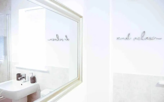 Beautiful 3bedroom townhouse in a new estate
