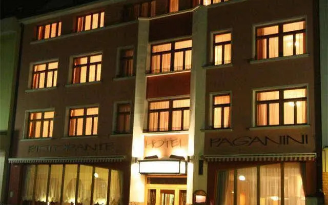 Hotel Paganini Мельник вид на фасад