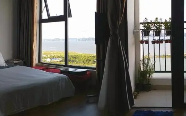 Ha Long Bay View Studio