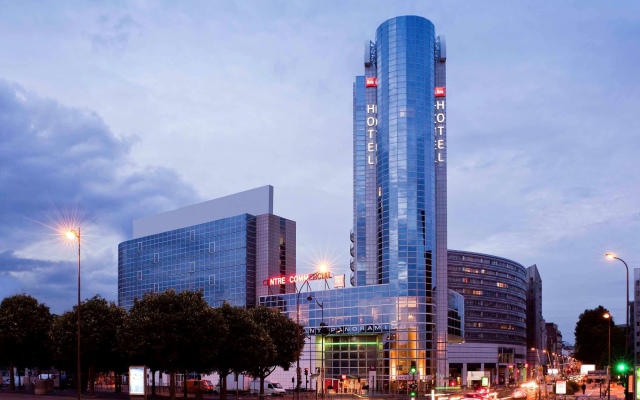 Отель Ibis Paris Porte De Montreuil вид на фасад
