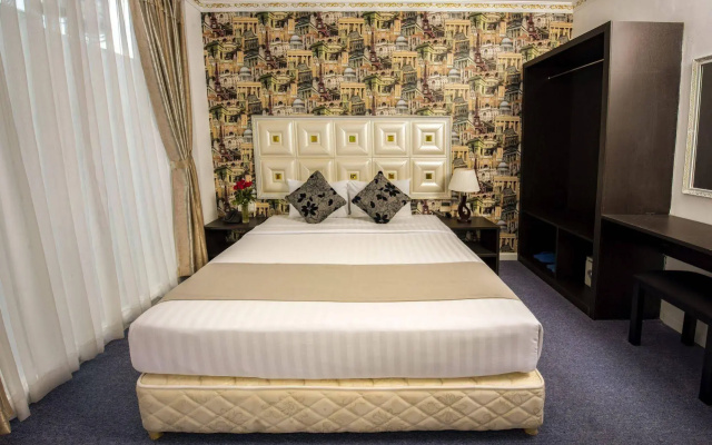 Golden Crown Hotel
