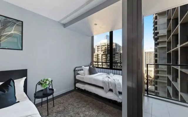 A Cozy & Stylish Studio Next to Southern Cross