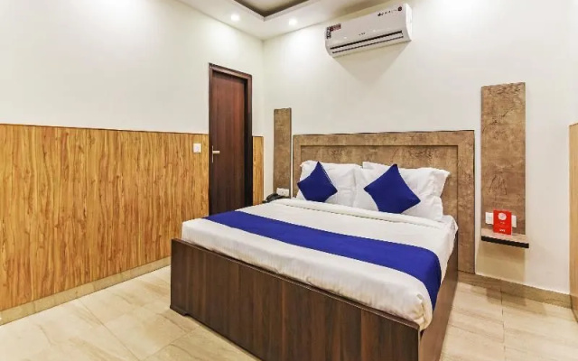 SilverKey Executive Stays 19389 Divine Inn