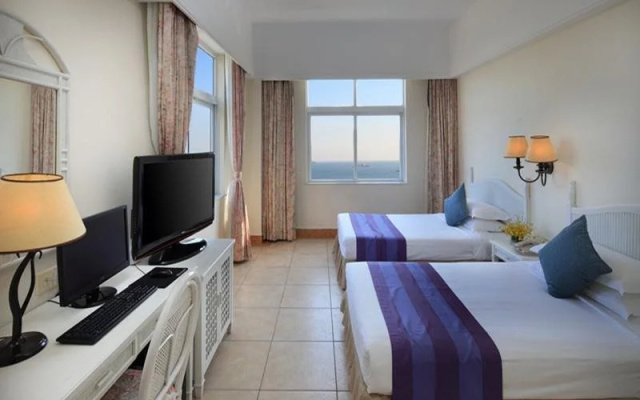 Отель Golden Phoenix Sea View