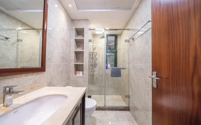 Tyms 2BR APT Lujiazui Renheng Riverside