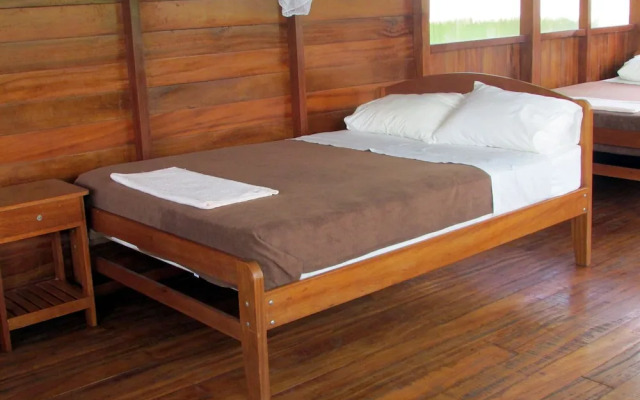 Huitoto Lake Lodge