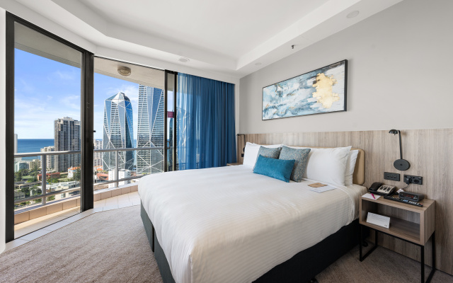 Crowne Plaza Surfers Paradise by IHG