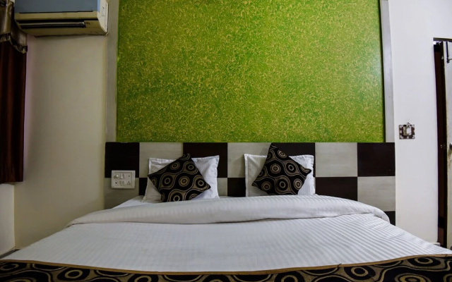 OYO 15769 Hotel Alpine Inn