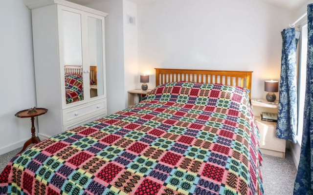 4 Oakfield Cottages