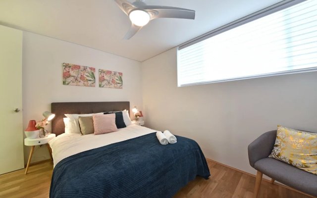 Belmont apartment near Perth City 3404