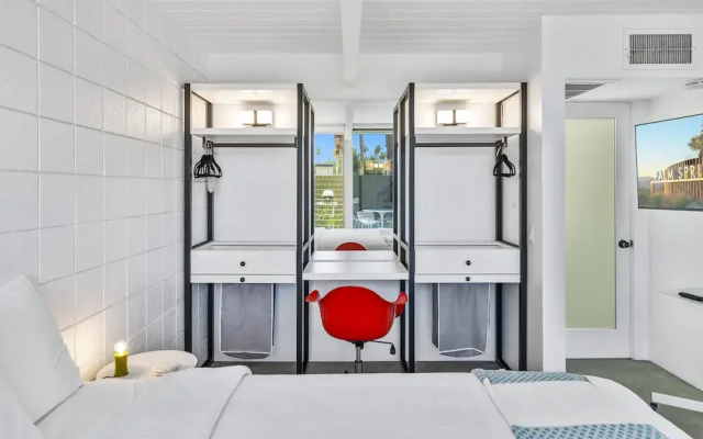 1957 Modern Hideaway