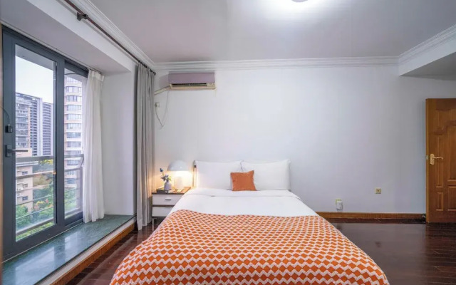 Tyms Modern 1BR APT Gubei Carnival Court