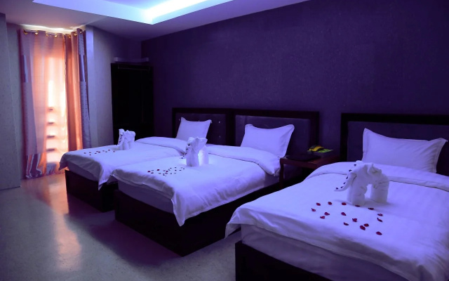 King & Queen Hotel