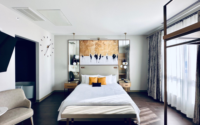 Chez Hotel Arlington Heights